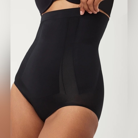 NWOT SPANX OnCore High-Waisted  Brief M - Picture 2 of 7